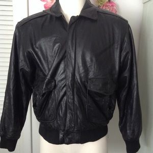 ASHCREEK BLACK LEATHER BOMBER, M